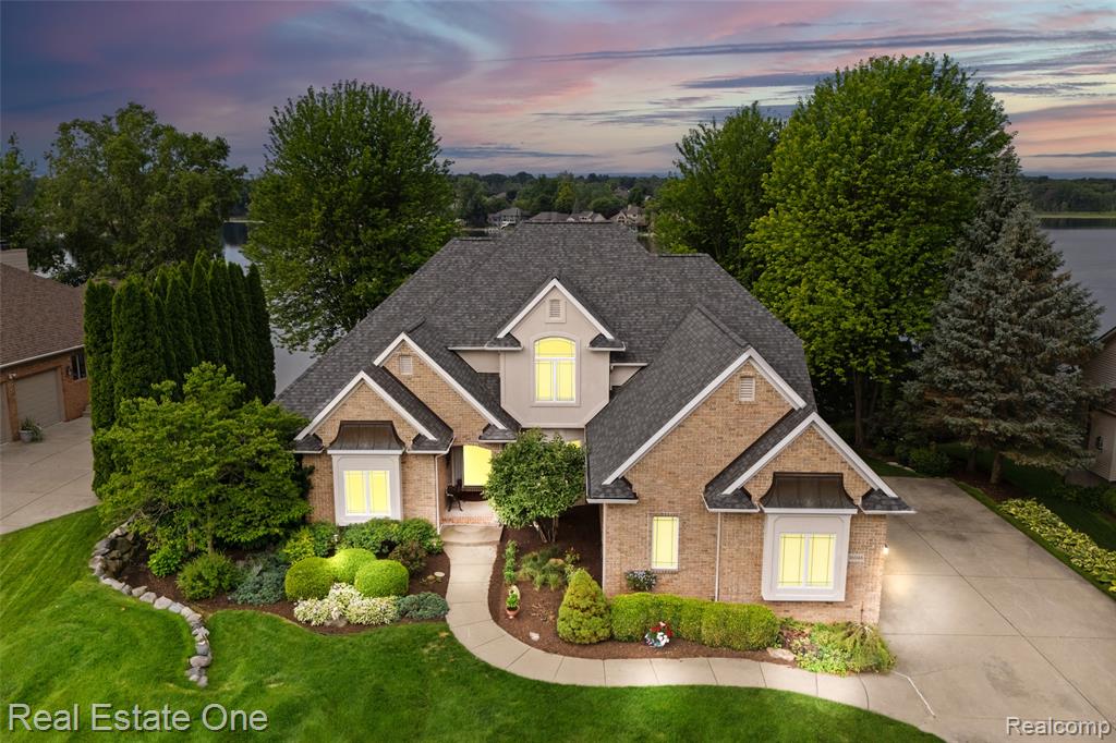 16048 Pine Bluff Court, Fenton, MI 48430