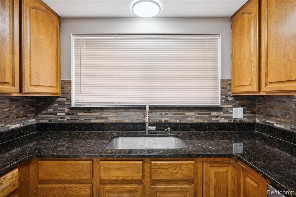 9349 KINLOCH, Redford, MI 48239 — Photo 9