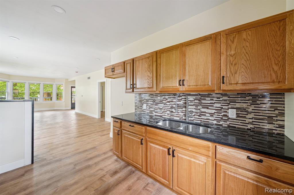 4222 Cadillac Boulevard, Detroit, MI 48214 — Photo 7