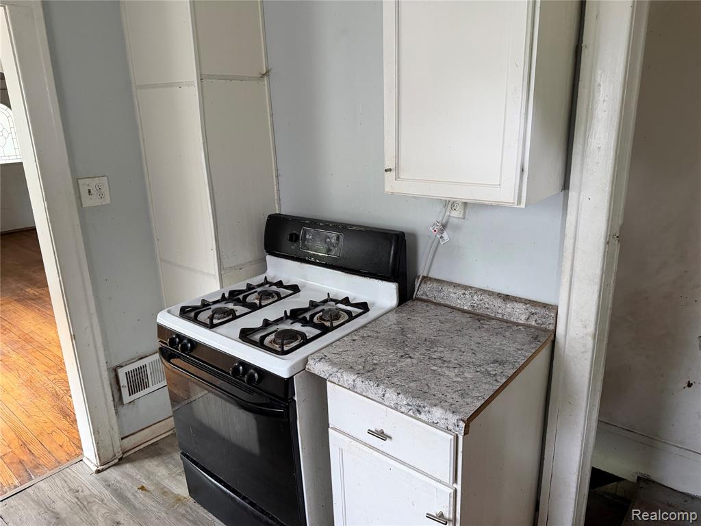 8647 ELLSWORTH Street, Detroit, MI 48238 — Photo 8