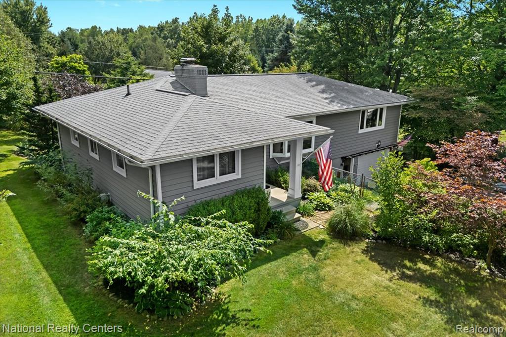 1785 Middle Road, Highland, MI — Photo 48