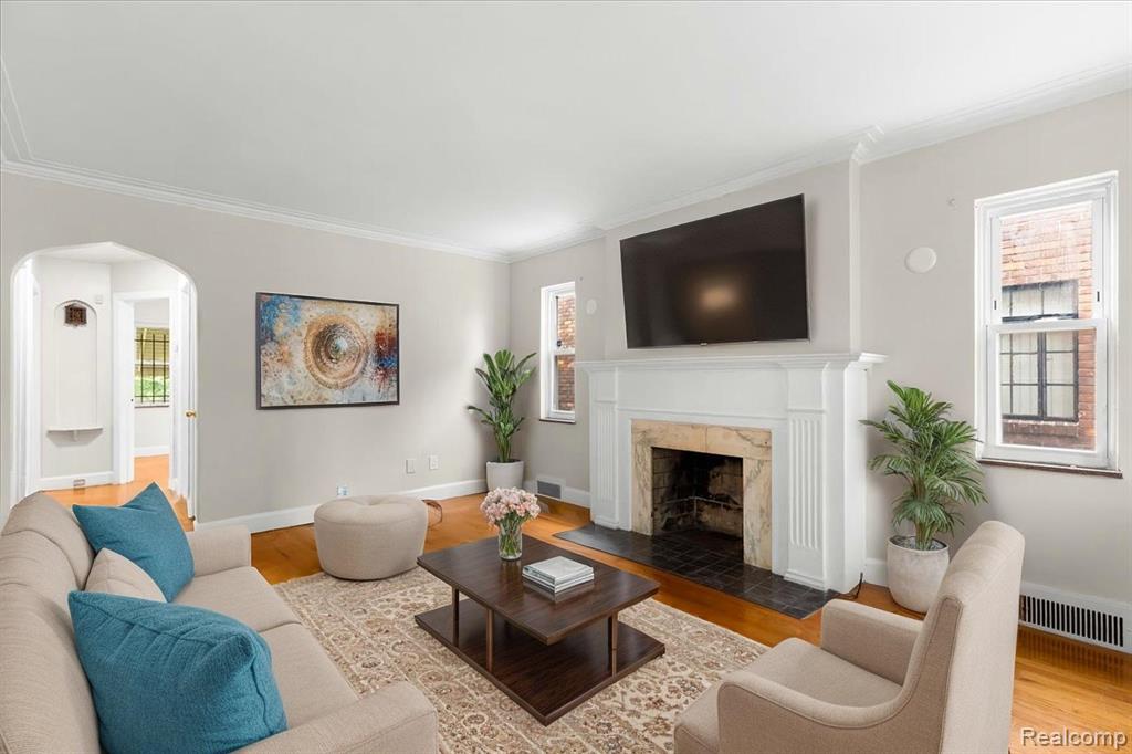 11110 Wayburn Street, Grosse Pointe, MI 48224 — Photo 2
