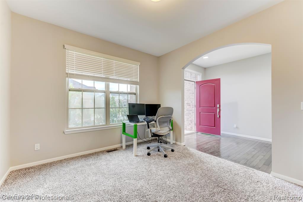 50784 SEVILLA Circle, Novi, MI — Photo 36