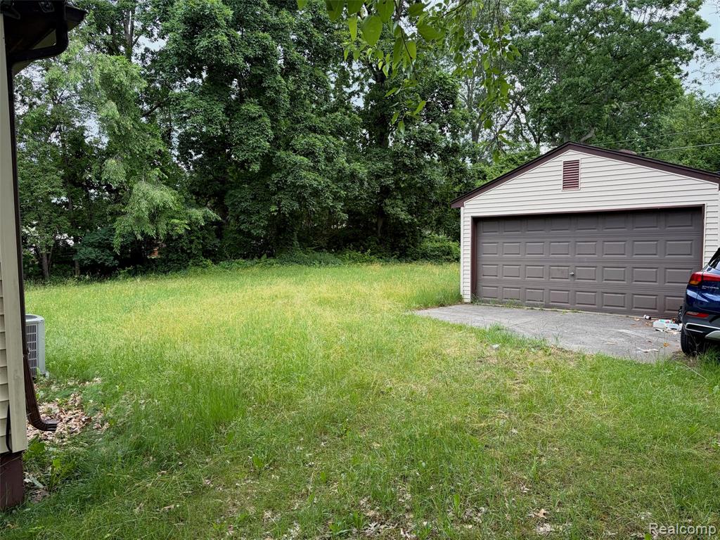 718 W Baker Road, Highland, MI — Photo 5