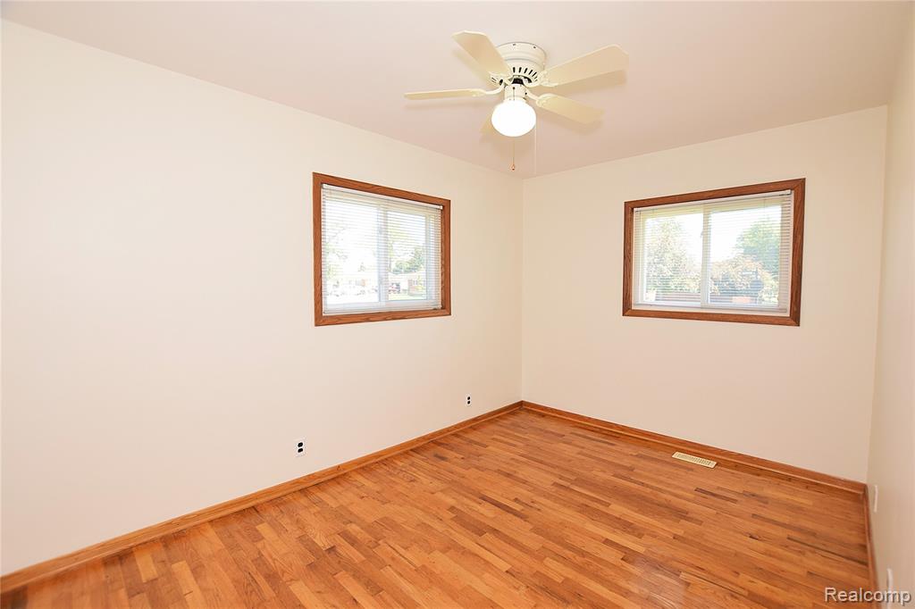 5326 Durwood Drive, Swartz Creek, MI 48473 — Photo 13