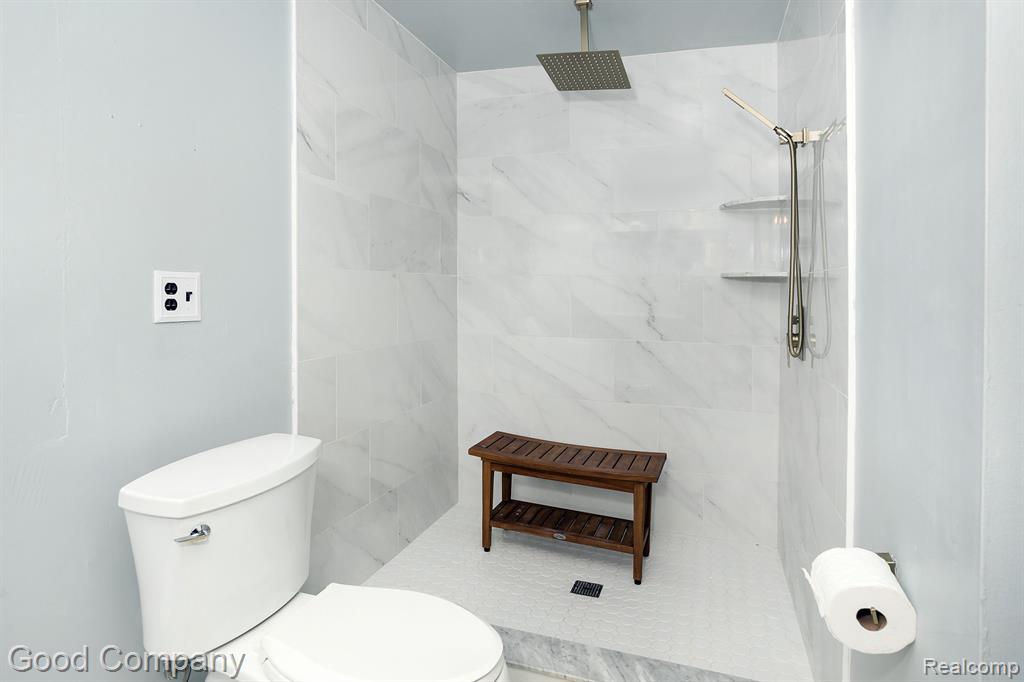 28562 REGENT Court S, Southfield, MI 48076 — Photo 21
