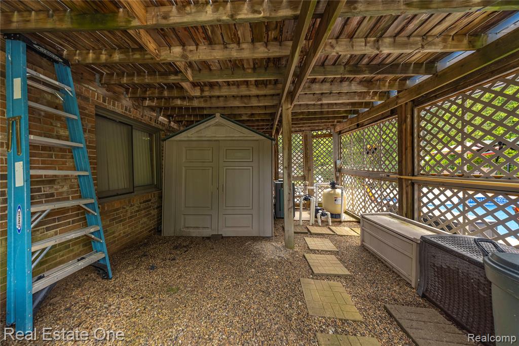 8736 El Dorado Drive, White Lake, MI — Photo 38