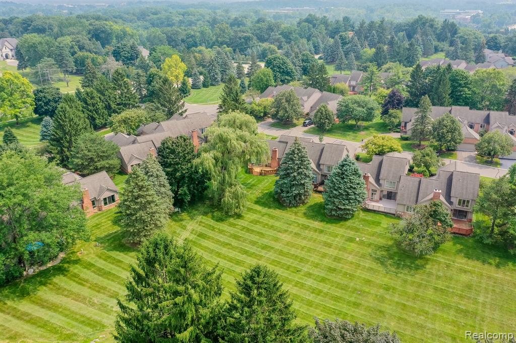 37622 Russett Drive, Farmington Hills, MI 48331 — Photo 3