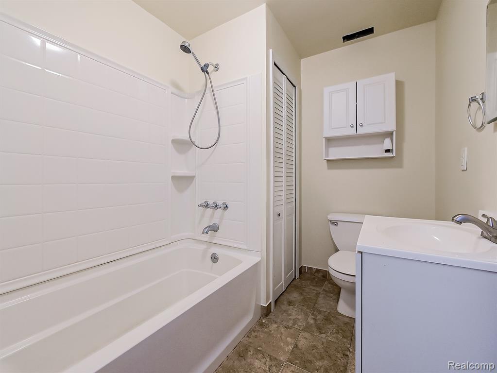 5600 Elmgrove Avenue, Warren, MI 48092 — Photo 18