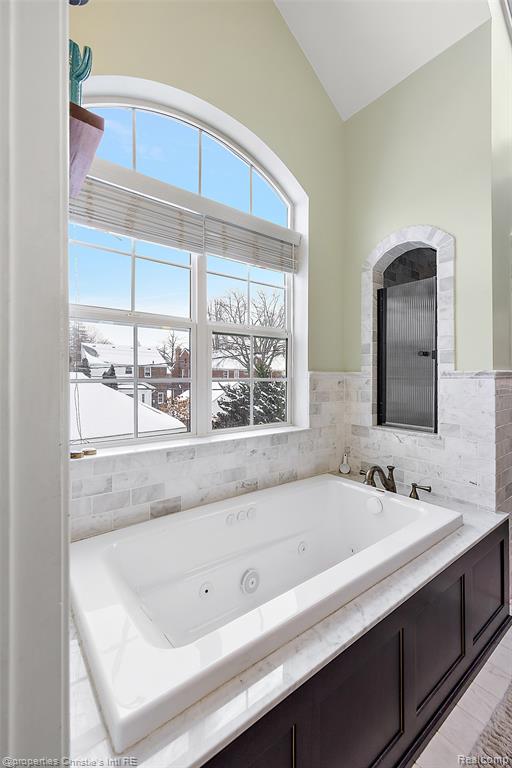 446 McKinley Avenue, Grosse Pointe Farms, MI 48236 — Photo 23