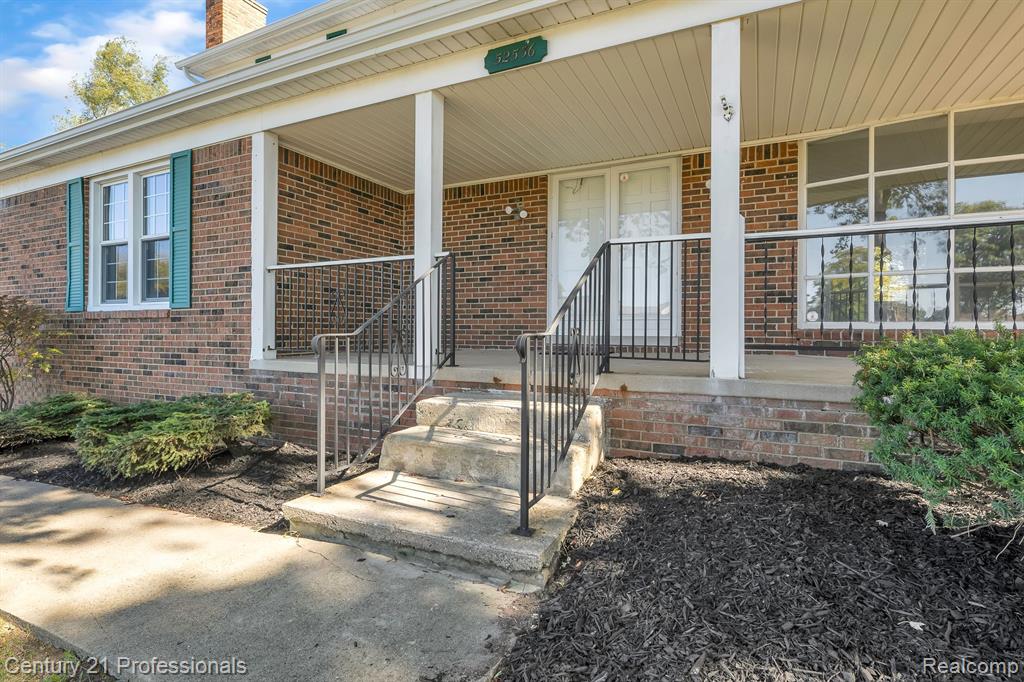 52536 BELLE VERNON, Shelby Twp, MI 48316 — Photo 3