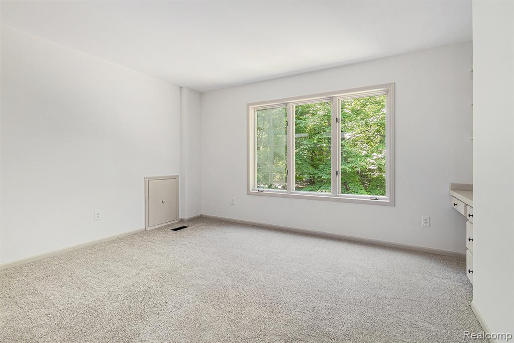 1207 Sugarbush Drive, Lapeer, MI 48446 — Photo 19
