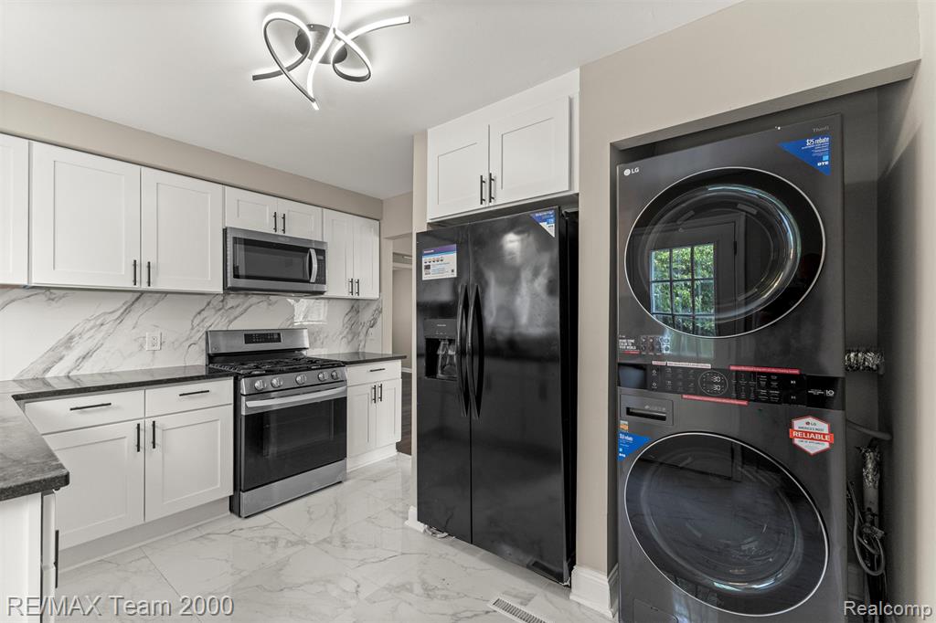 4652 Raymond Avenue, Dearborn Heights, MI 48125 — Photo 16