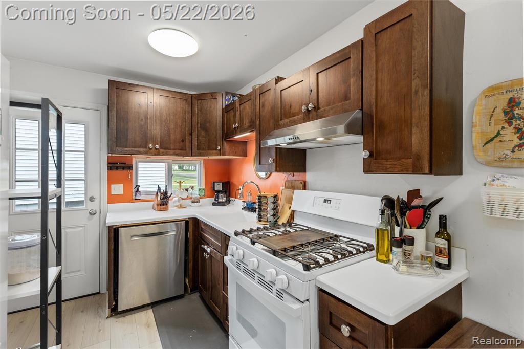 3360 Creek Drive, Ann Arbor, MI 48108 — Photo 17