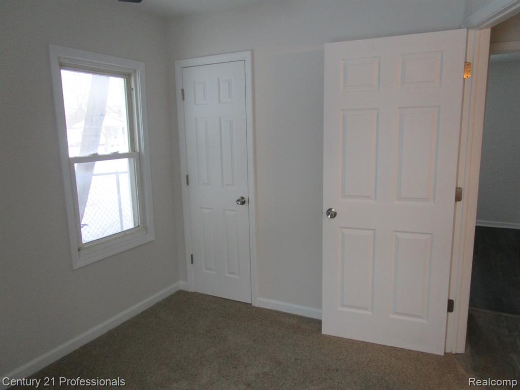 22811 Purdue Avenue, Farmington, MI 48336 — Photo 15