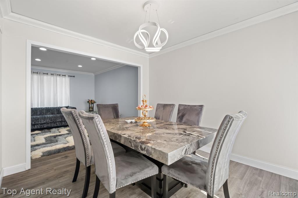 4238 GLOUCESTER Drive, Sterling Heights, MI 48310 — Photo 17