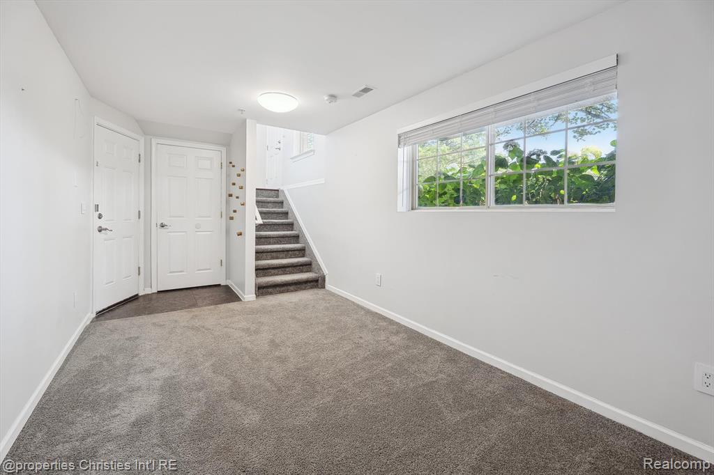 39771 ROCKCREST Circle, Northville, MI — Photo 35