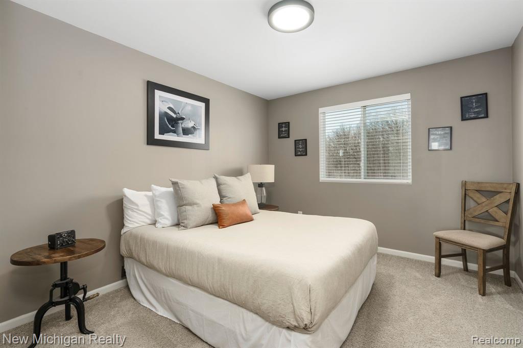 6620 CHANDLER Drive, Belleville, MI 48111 — Photo 39