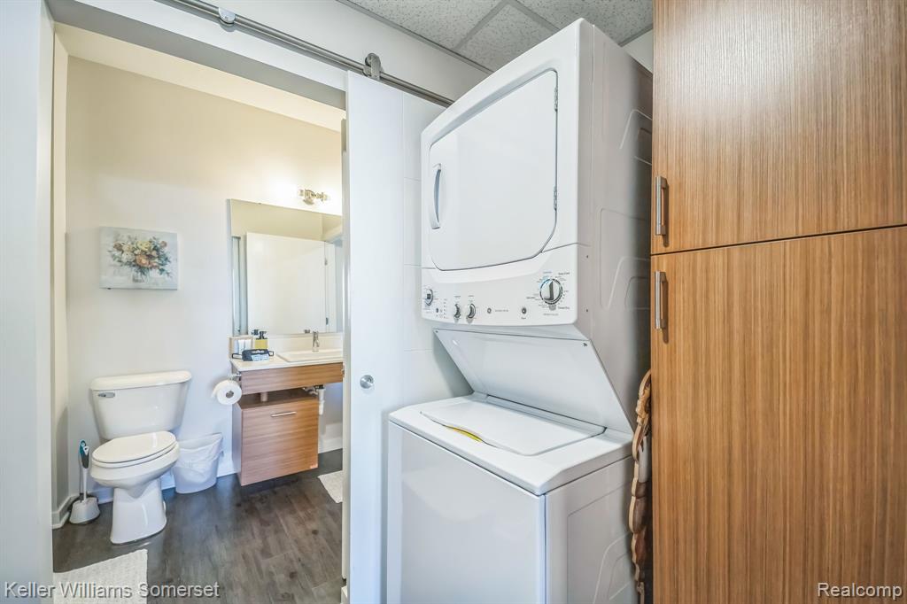 630 S GARFIELD Avenue, 107, Traverse City, MI 49686 — Photo 12