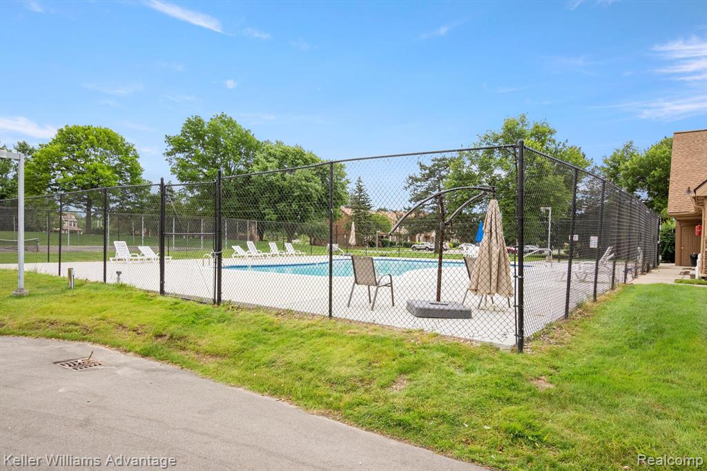 28663 LOWELL N, Southfield, MI 48076 — Photo 29
