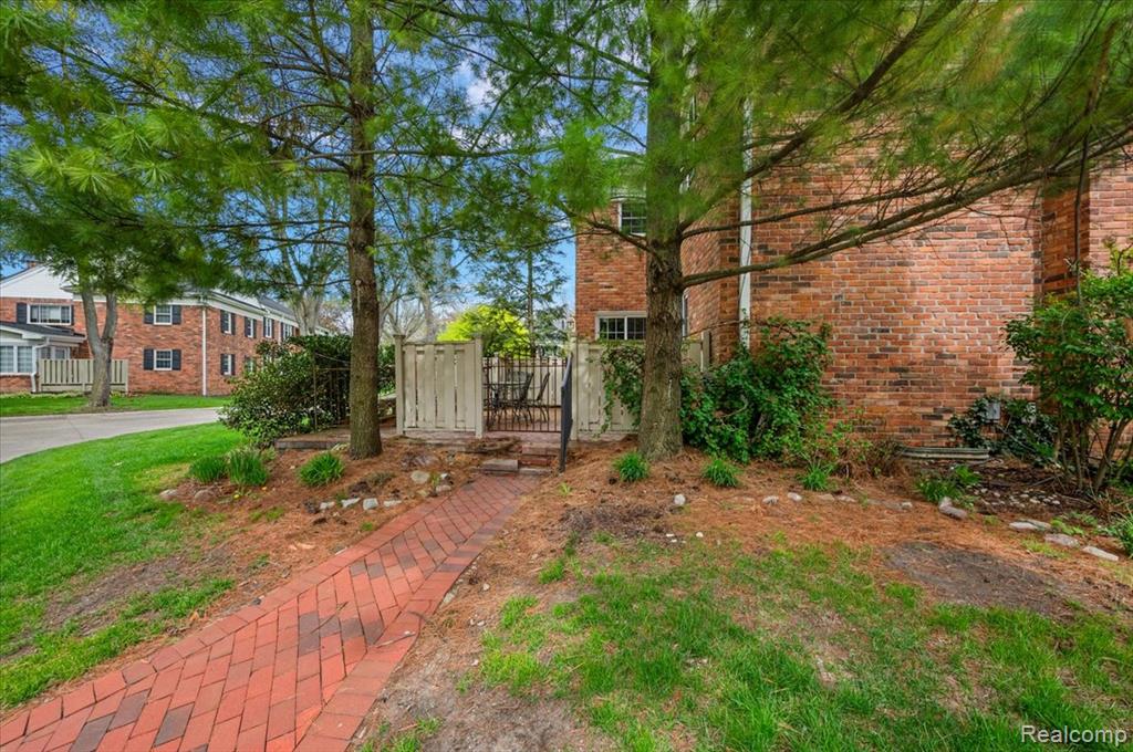 1000 Trailwood Path, Bloomfield Hills, MI 48301 — Photo 45