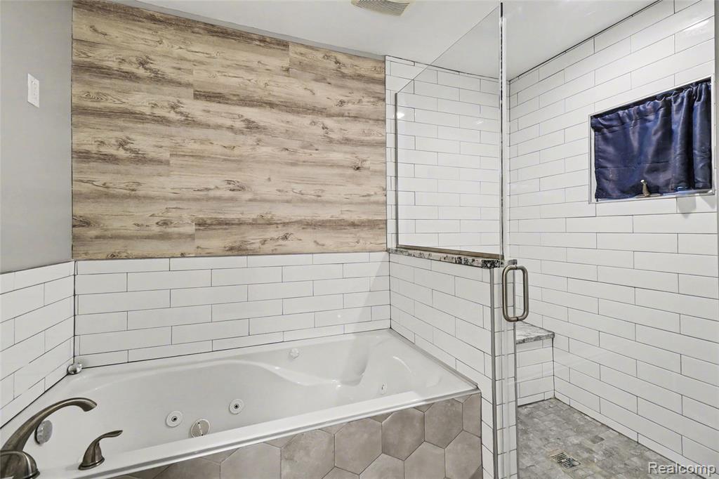1430 Rossdale Drive, Waterford, MI 48328 — Photo 16