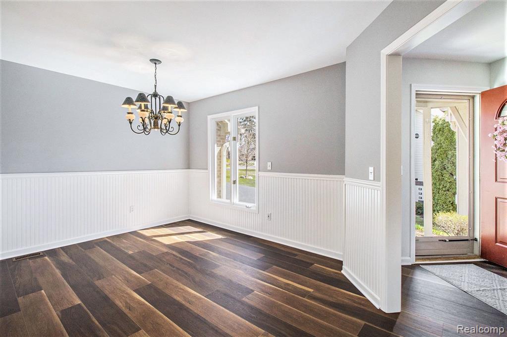 4592 GLEN EAGLES Drive, Brighton, MI 48116 — Photo 5