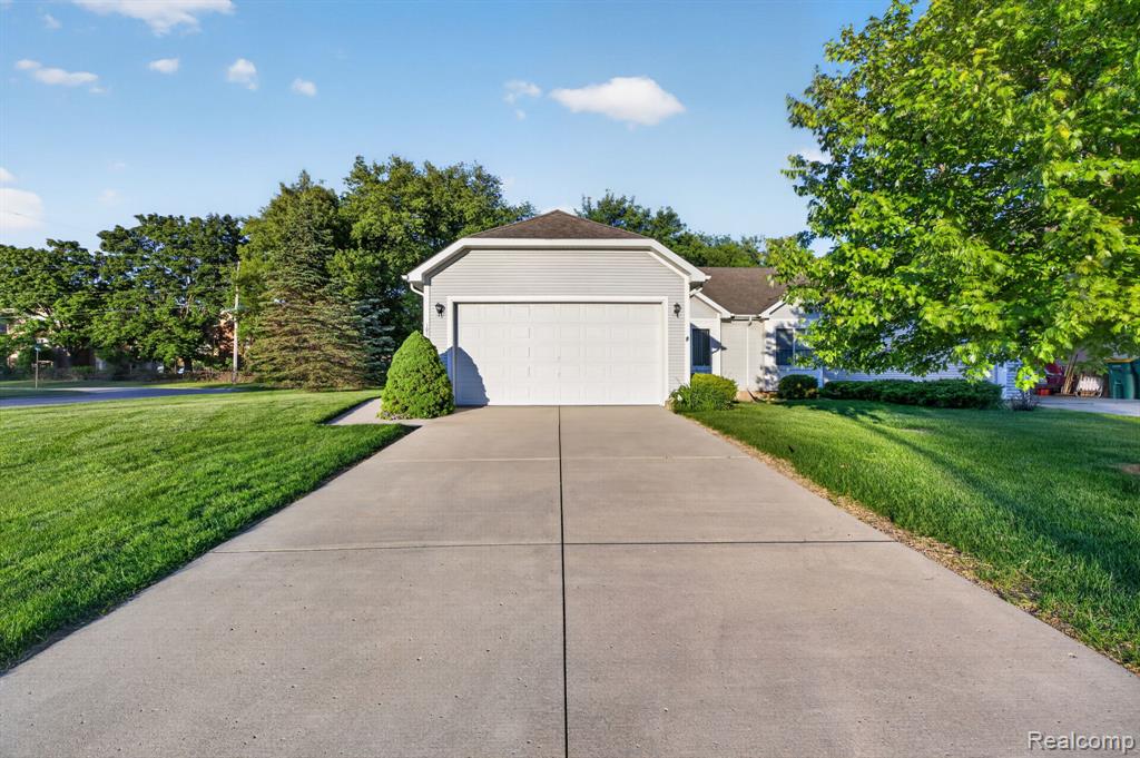 100 Aberdeen Drive, 36, Flushing, MI 48433 — Photo 5