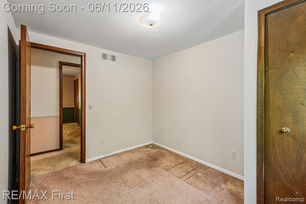 5950 Diamond Drive, Troy, MI 48085 — Photo 20