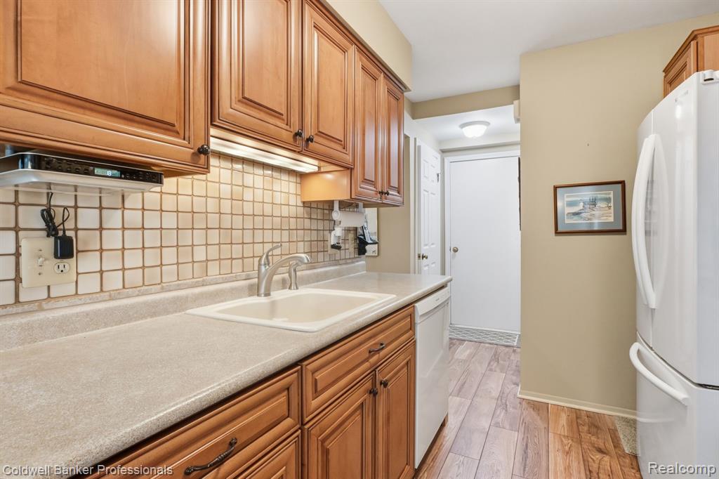 2038 Hidden Meadows Drive, 75, Walled Lake, MI 48390 — Photo 8
