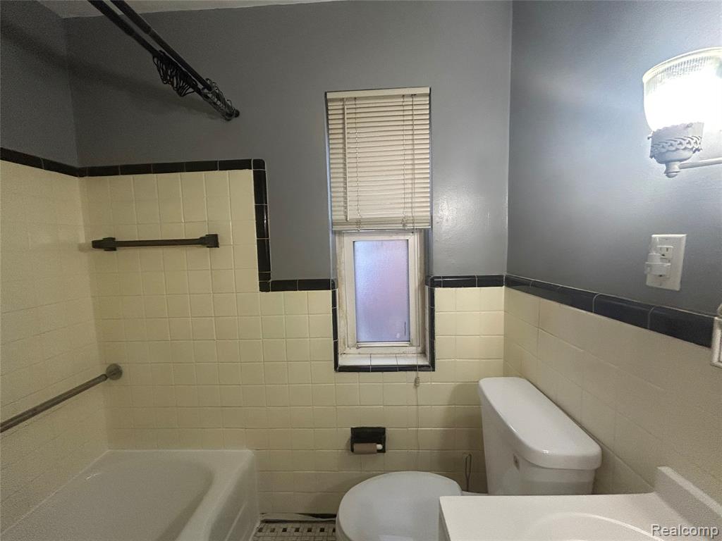 18000 Pinehurst Street, Detroit, MI 48221 — Photo 27