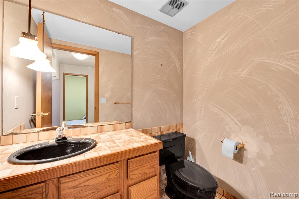8285 Staghorn Trail, Clarkston, MI 48348 — Photo 26