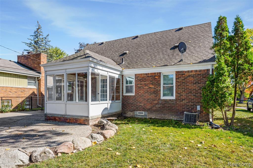 4214 S Verona Circle, Royal Oak, MI 48073 — Photo 22