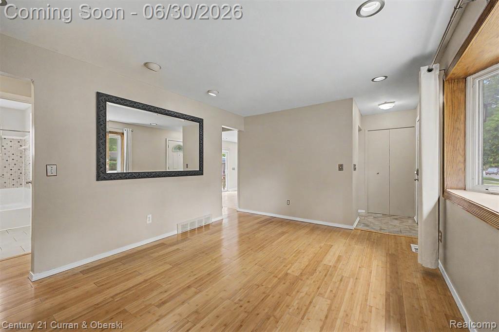 42519 Applecreek Drive, Plymouth, MI 48170 — Photo 8