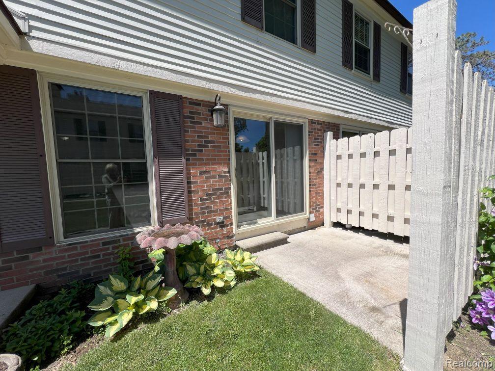 1532 DOVER Hill S, Walled Lake, MI 48390 — Photo 7