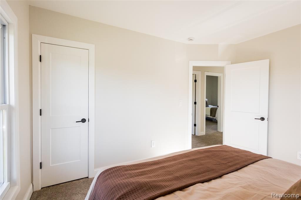 2592 Harding Street, Detroit, MI 48214 — Photo 33