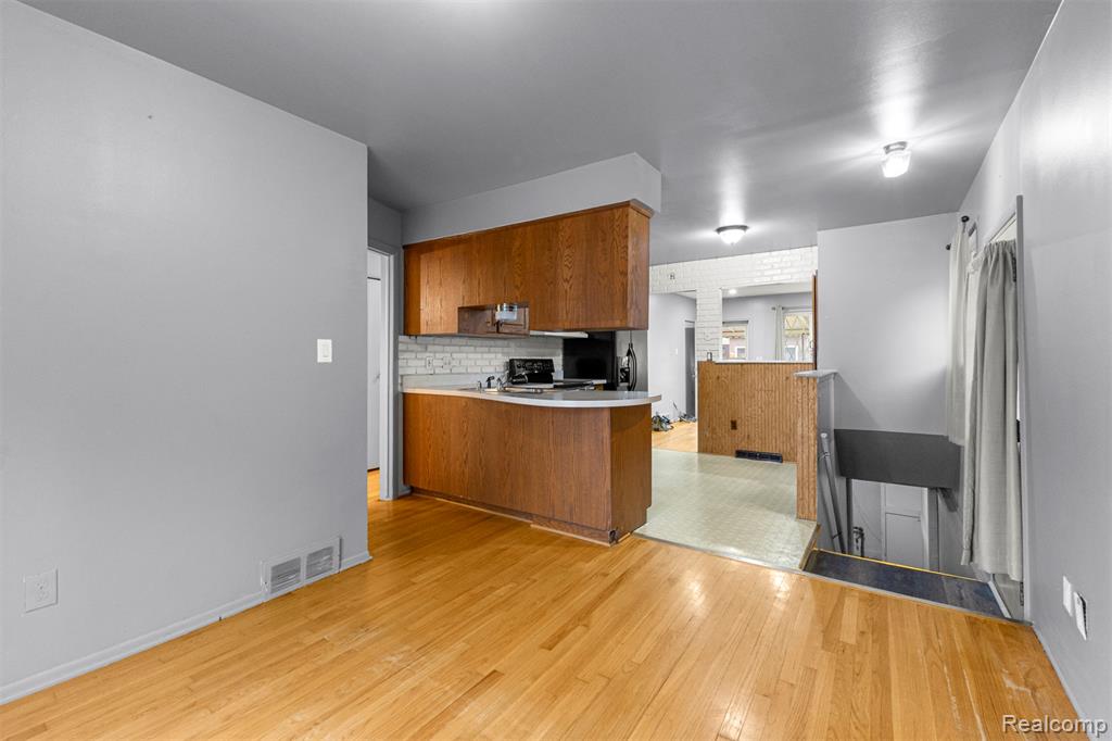 6894 N Gulley Road, Dearborn Heights, MI 48127 — Photo 12