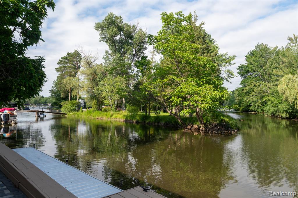 375 Lamothe Drive, Waterford, MI 48327 — Photo 7