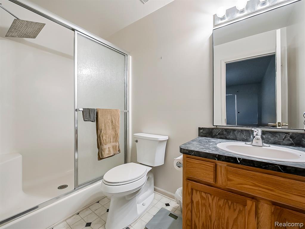 23461 Williamsburg Circle, Woodhaven, MI 48183 — Photo 13