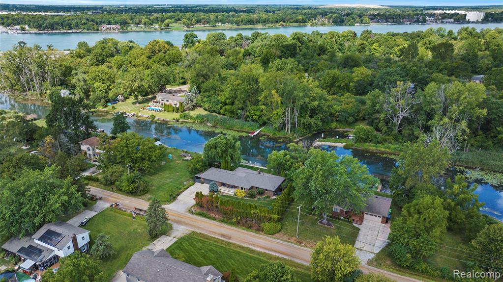 9662 Waterway Drive, Grosse Ile, MI 48138 — Photo 39