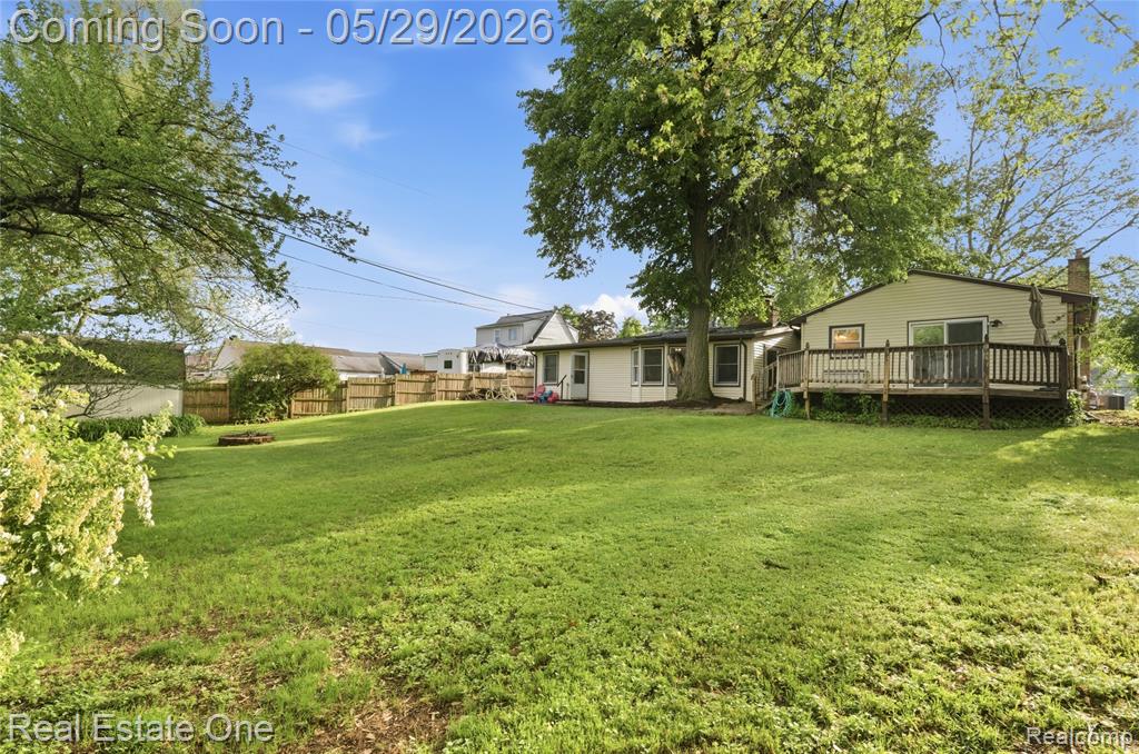 733 S Webik Avenue, Clawson, MI — Photo 9
