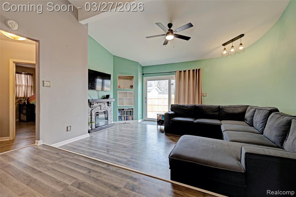 4009 Airport Road, Waterford, MI 48329 — Photo 12