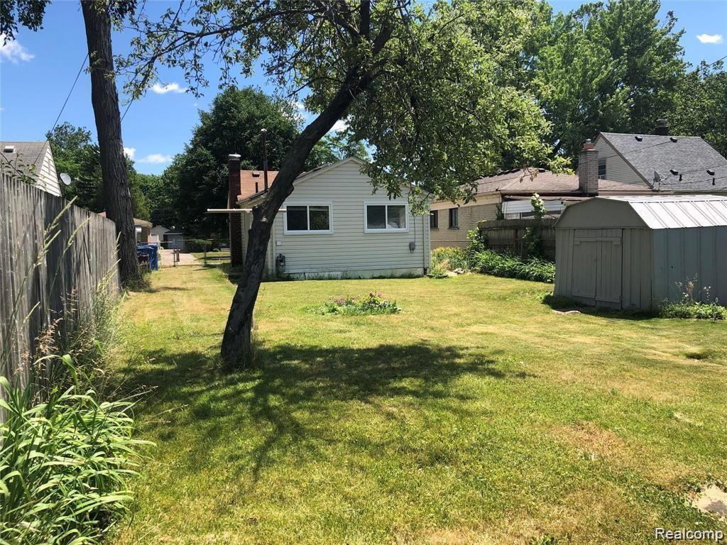 6641 FENTON Street, Dearborn Heights, MI 48127 — Photo 12