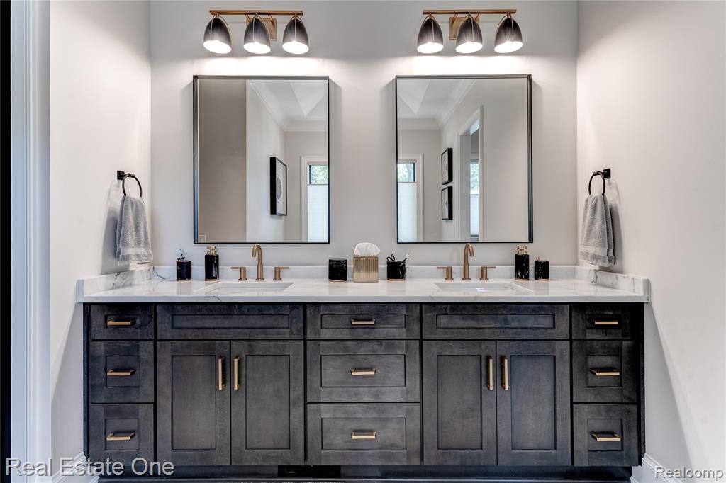 3370 Bloomcrest Drive, Bloomfield Hills, MI, 48304