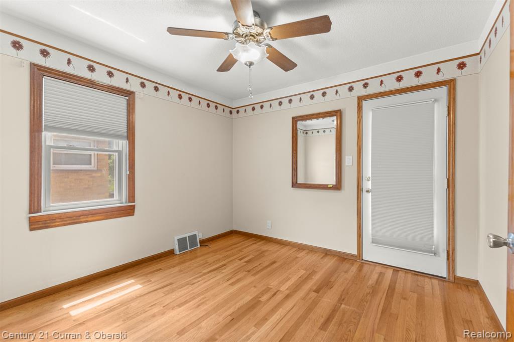 7146 Luana Avenue, Allen Park, MI 48101 — Photo 17