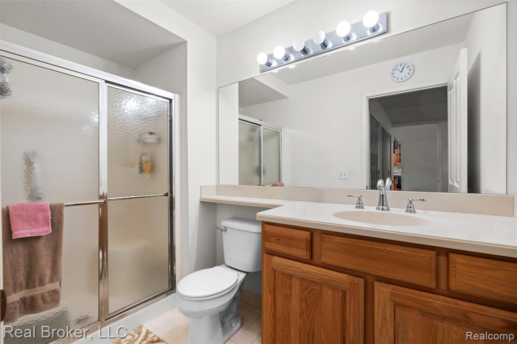 5776 Woodview Drive, 6, Sterling Heights, MI 48314 — Photo 22