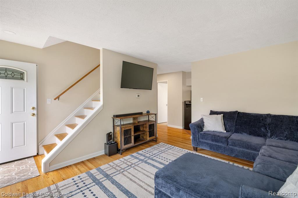 4738 GOODALE Avenue, Clarkston, MI 48348 — Photo 9