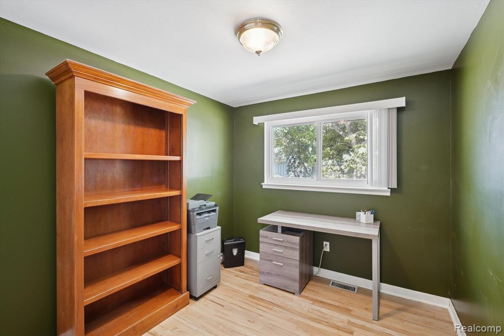 496 Langley Boulevard, Clawson, MI — Photo 20