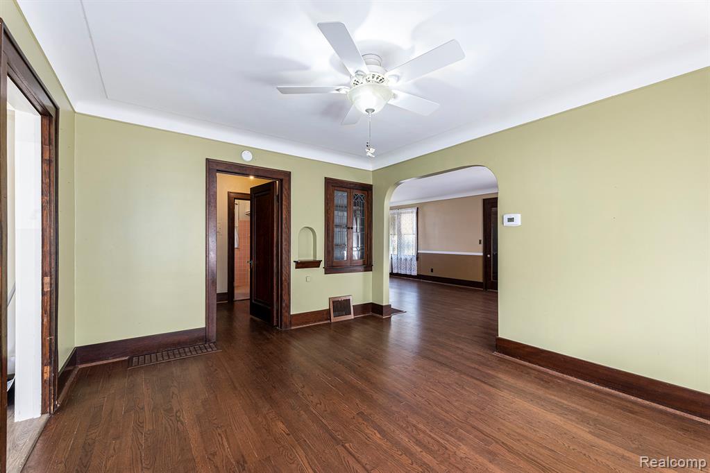 8238 Clinton River Road, Sterling Heights, MI 48314 — Photo 13