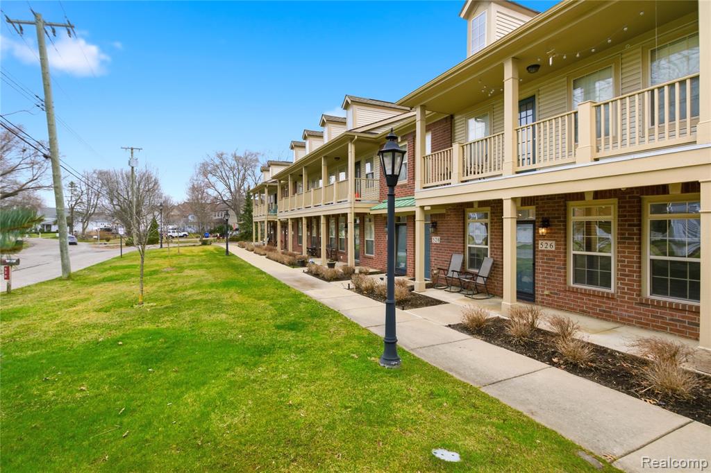 526 Red Oak Court, Walled Lake, MI 48390 — Photo 35
